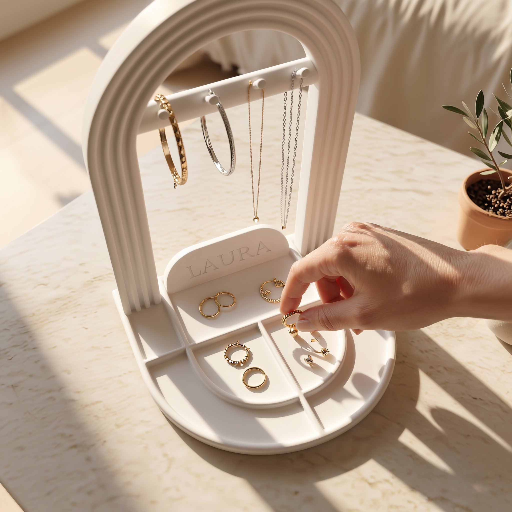 Personalized Jewelry Stand – Custom Name Necklace & Ring Organizer